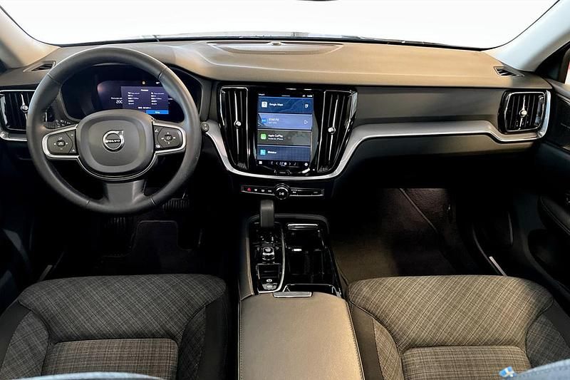 Begagnad Volvo V60 252 HK (185 kW) 2023 Svart Kombi