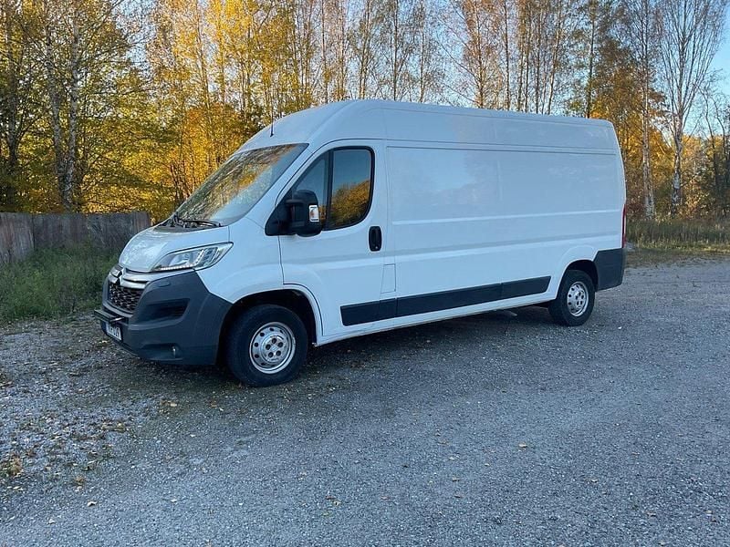 Vit Begagnad 2017 Citroën Jumper Minibuss | 139 000 kr (Marknadspris) - Bild 1/4