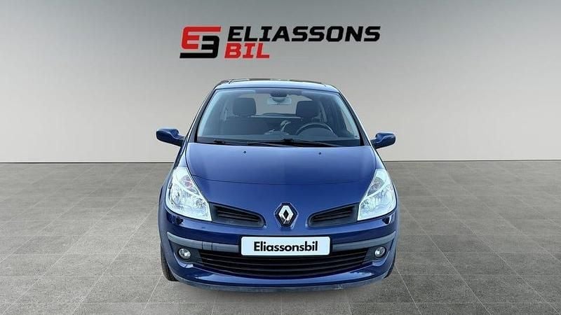 Begagnad Renault Clio II 112 HK (82 kW) 2007 Halvkombi