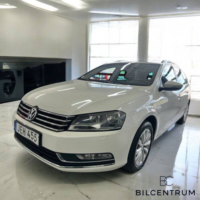 Vit Begagnad 2013 VW Passat GT Kombi | 87 900 kr (Bra pris) - Bild 1/4