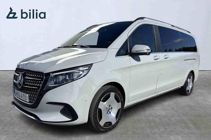 Grå Begagnad 2025 Mercedes V300 Minibuss | 949 000 kr - Bild 1/1
