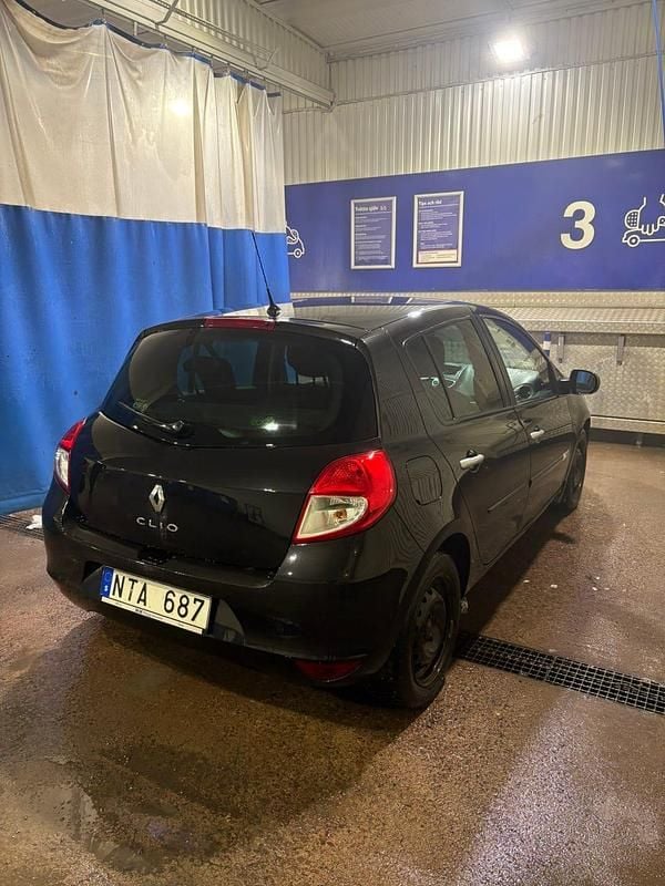 Begagnad Renault Clio R.S. 101 HK (74 kW) 2011 Halvkombi