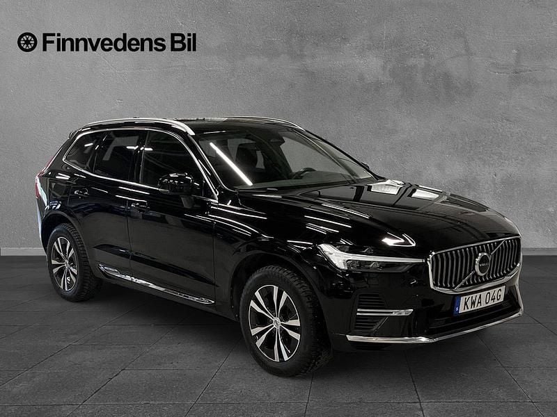 Begagnad Volvo XC60 Core 355 HK (261 kW) 2022 Svart SUV