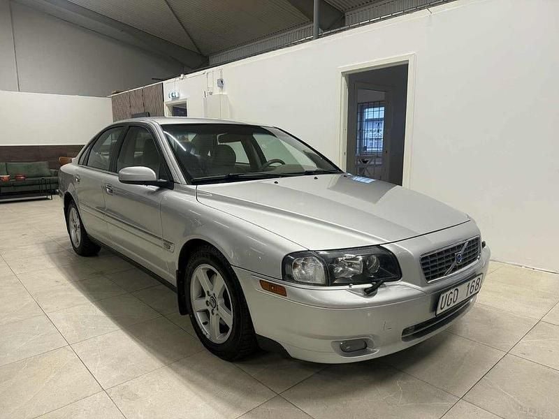 Silver Begagnad 2003 Volvo S80 Business Edition Sedan | 29 900 kr (Marknadspris) - Bild 1/4