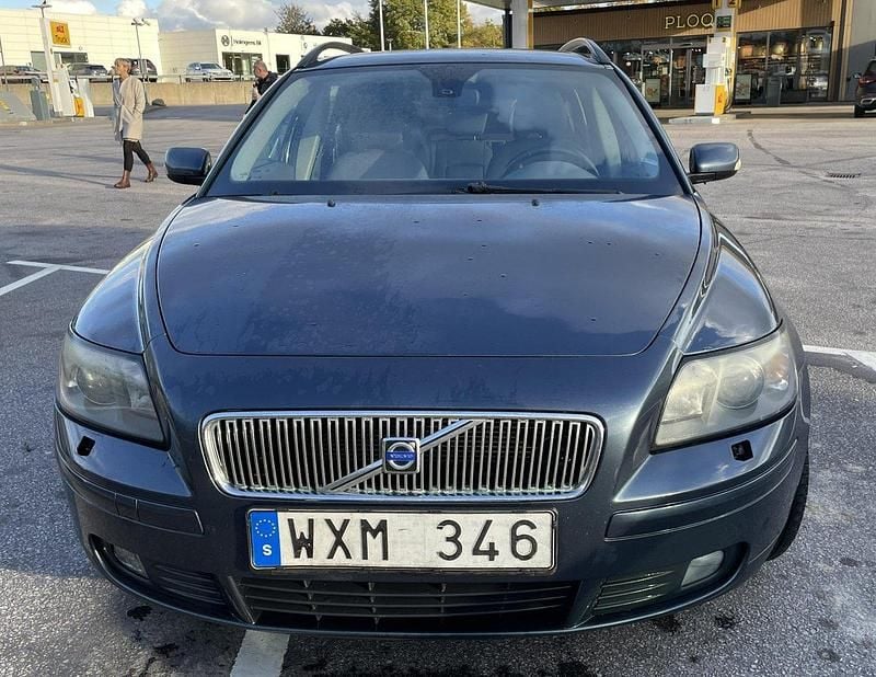 Blå Begagnad 2005 Volvo V50 Kinetic Kombi | 20 000 kr - Bild 1/4