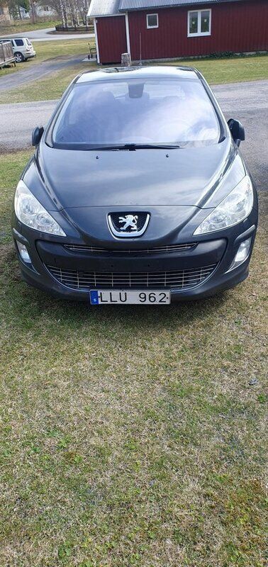 Grå Begagnad 2009 Peugeot 308 Halvkombi | 12 000 kr (Superpris) - Bild 1/4