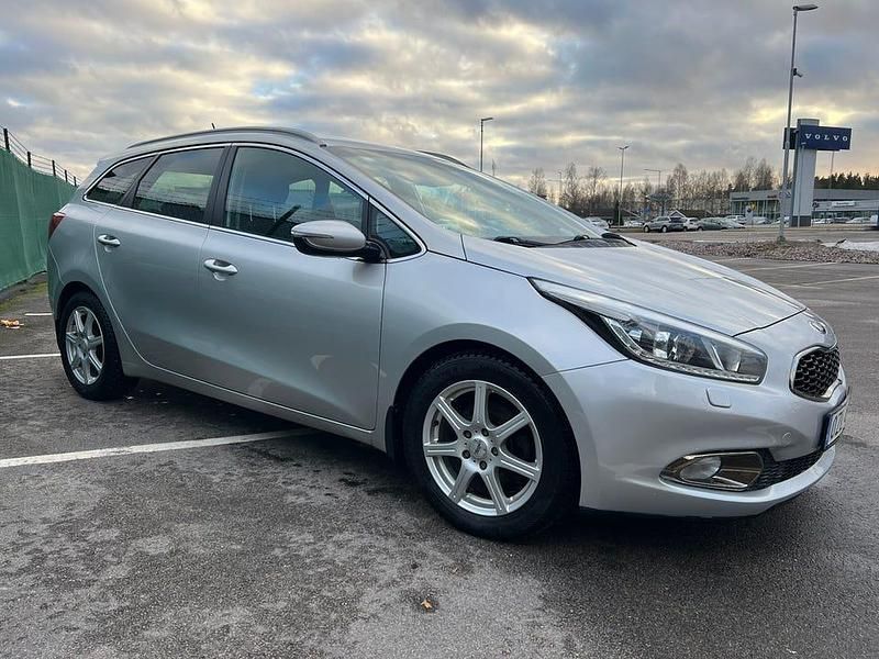 Begagnad Kia Ceed Sportswagon 128 HK (94 kW) 2013 Kombi