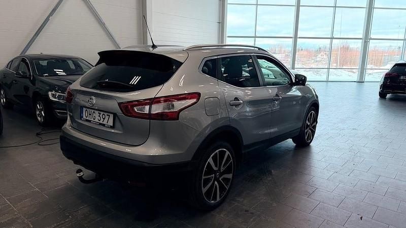 Begagnad Nissan Qashqai 116 HK (85 kW) 2016 Gråmetallic SUV