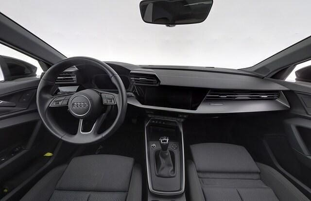 Begagnad Audi A3 Proline 150 HK (110 kW) 2022 Brilliantsvart Halvkombi