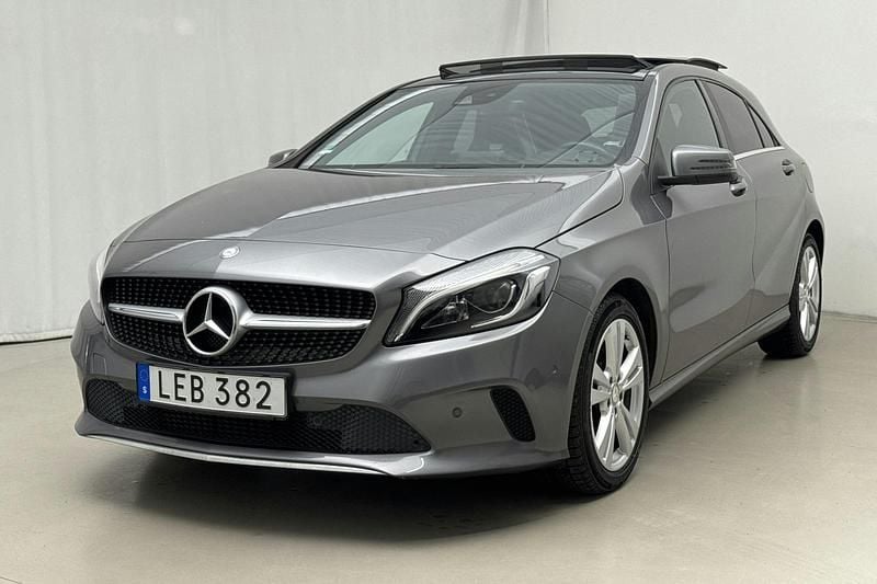 Mörkgrå Begagnad 2016 Mercedes A180 Progressive | 159 800 kr (Dyr) - Bild 1/4