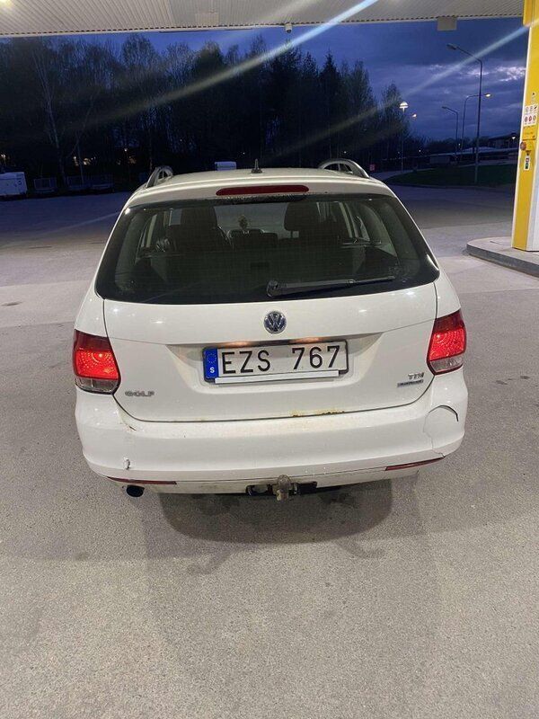 Vit Begagnad 2013 VW Golf VII Kombi | 65 000 kr (Superpris) - Bild 1/4