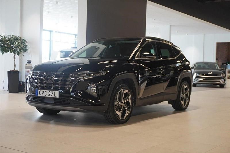 Svart Begagnad 2022 Hyundai Tucson Essential SUV | 369 900 kr (Marknadspris) - Bild 1/4
