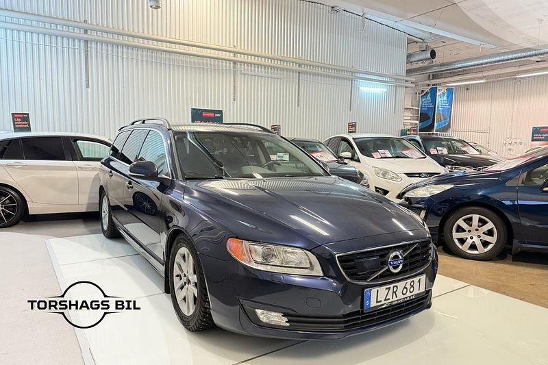 Blå Begagnad 2012 Volvo V70 Kombi | 74 900 kr (Marknadspris) - Bild 1/4