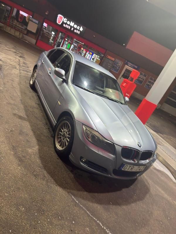 Begagnad BMW 320 184 HK (135 kW) 2010 Sedan