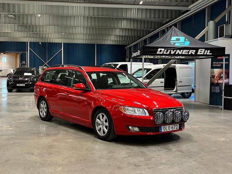 Röd Begagnad 2014 Volvo V70 Kombi | 99 000 kr (Marknadspris) - Bild 1/4