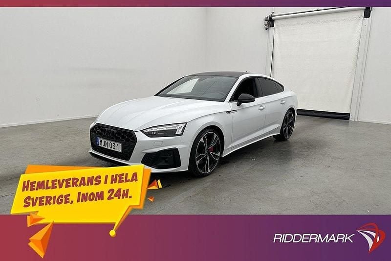 Vit Begagnad 2022 Audi A5 Sportback Competition Halvkombi | 429 800 kr (Marknadspris) - Bild 1/3