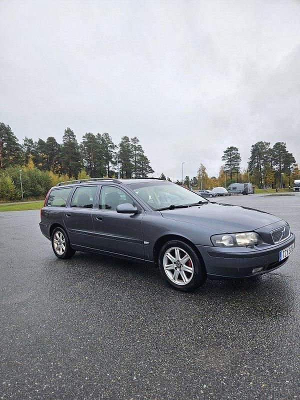 Grå Begagnad 2003 Volvo V70 Business Edition Kombi | 24 000 kr (Lite dyr) - Bild 1/2