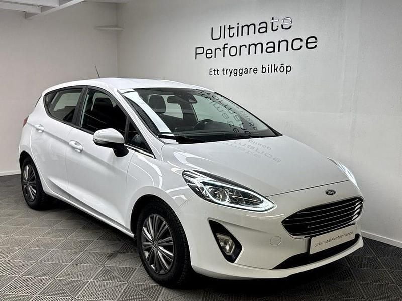 Begagnad Ford Fiesta Titanium 101 HK (74 kW) 2018 Vit Halvkombi