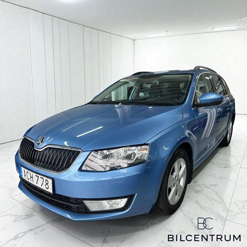 Blå Begagnad 2017 Skoda Octavia Ambition Kombi | 94 900 kr (Bra pris) - Bild 1/4