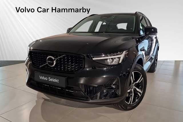 Begagnad 2025 Volvo XC40 SUV | 394 900 kr (Marknadspris) - Bild 1/3