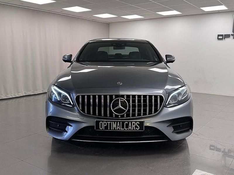 Begagnad Mercedes E200 AMG 160 HK (117 kW) 2019 Grå met. Sedan
