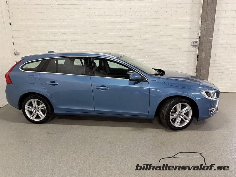 Begagnad Volvo V60 Summum 288 HK (211 kW) 2015 Blå Kombi