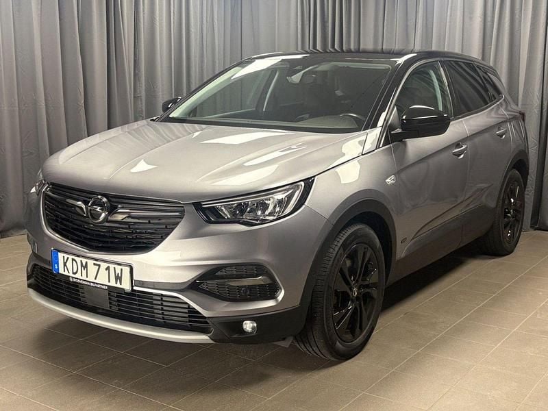 Grå Begagnad 2021 Opel Grandland X Design Edition SUV | 239 900 kr (Marknadspris) - Bild 1/4