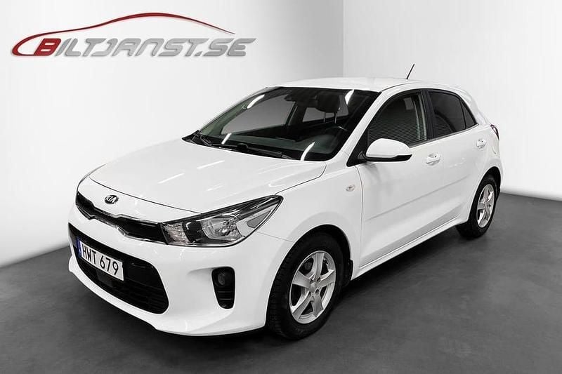 Vit Begagnad 2017 Kia Rio Launch Edition Halvkombi | 124 900 kr (Bra pris) - Bild 1/4