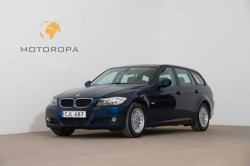 Blå Begagnad 2012 BMW 316 Kombi | 139 000 kr (Marknadspris) - Bild 1/4