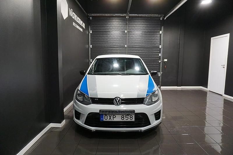 Begagnad VW Polo R 220 HK (161 kW) 2013 Vit Halvkombi
