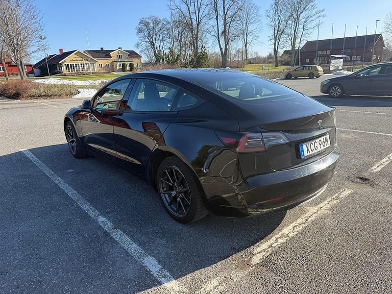 Begagnad Tesla Model 3 208 kW (283 HK) 2023 Sedan