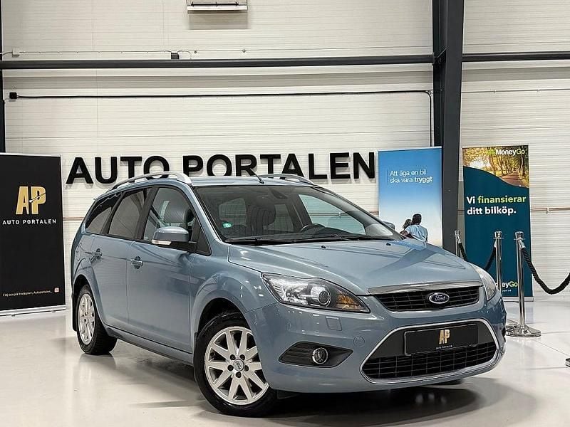 Grå Begagnad 2010 Ford Focus Titanium Kombi | 39 900 kr (Marknadspris) - Bild 1/4