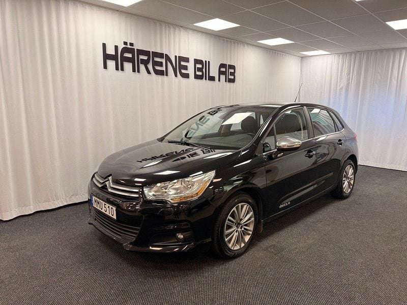 Begagnad Citroën C4 114 HK (83 kW) 2014 Blå (svartmet) Halvkombi