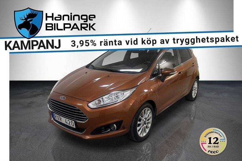 Brun Begagnad 2013 Ford Fiesta Titanium X Halvkombi | 69 995 kr - Bild 1/2