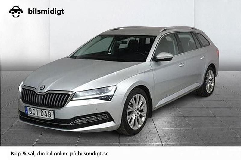 Silver Begagnad 2019 Skoda Superb Kombi | 249 900 kr (Marknadspris) - Bild 1/3