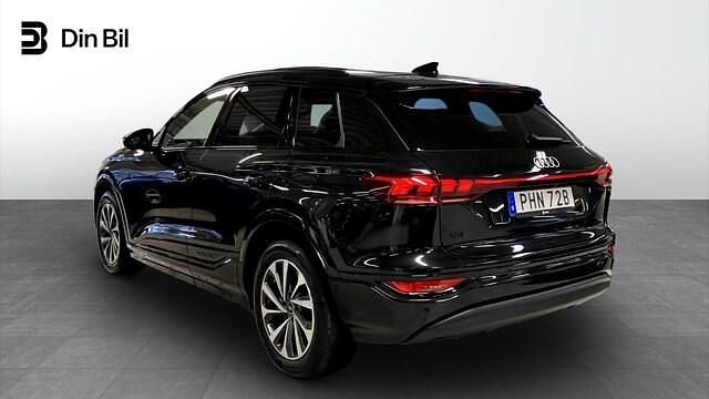 Begagnad Audi Q6 e-tron Performance 239 kW (326 HK) 2025 Svart SUV