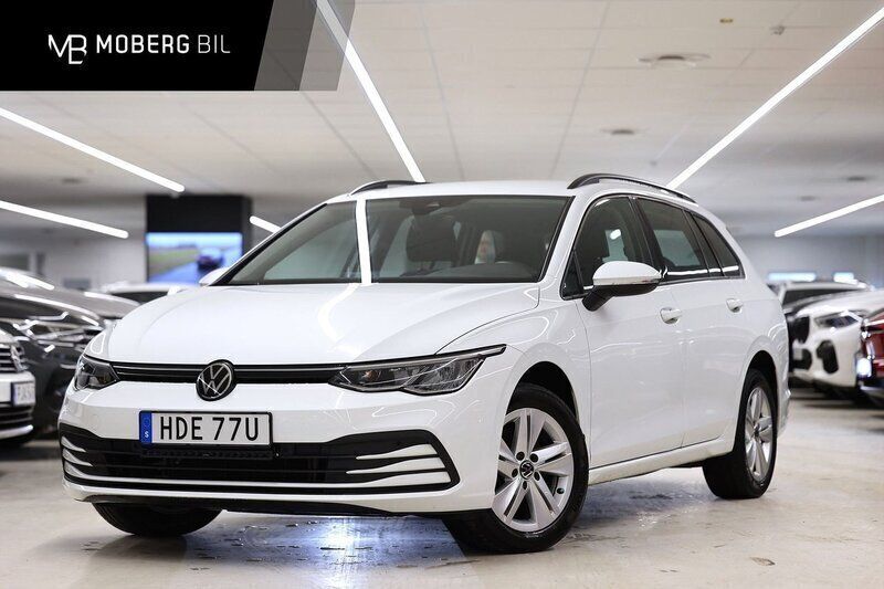 Vit Begagnad 2022 VW Golf VIII Kombi | 269 900 kr (Marknadspris) - Bild 1/3