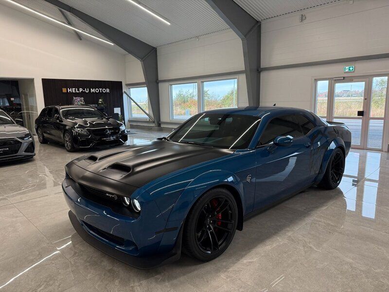 Blå Begagnad 2021 Dodge Challenger Sportkupé | 1 029 000 kr - Bild 1/4