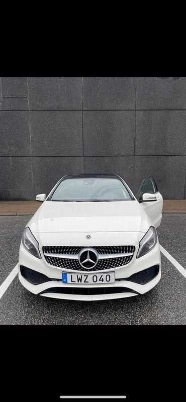 Vit Begagnad 2018 Mercedes A180 Style Halvkombi | 187 500 kr (Bra pris) - Bild 1/4