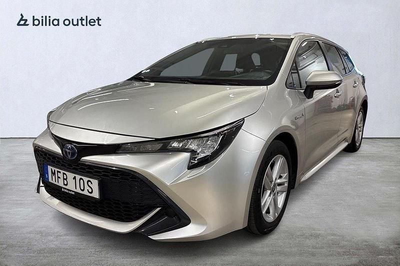 Silver Begagnad 2022 Toyota Corolla Active Kombi | 239 900 kr (Bra pris) - Bild 1/4