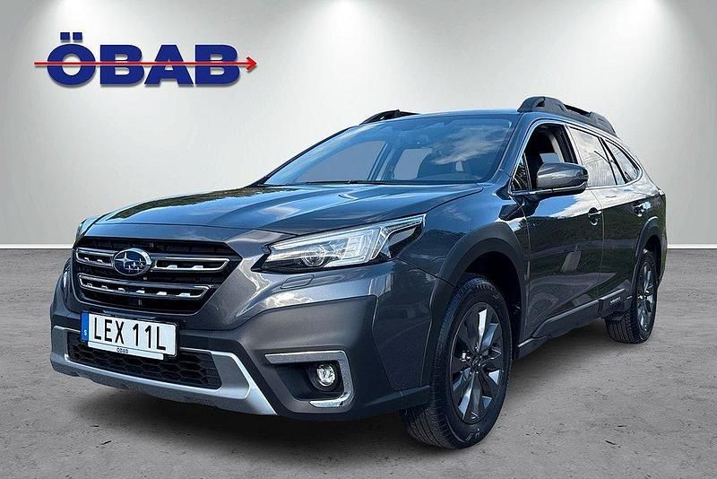 Grå Begagnad 2024 Subaru Outback SUV | 418 900 kr (Marknadspris) - Bild 1/4