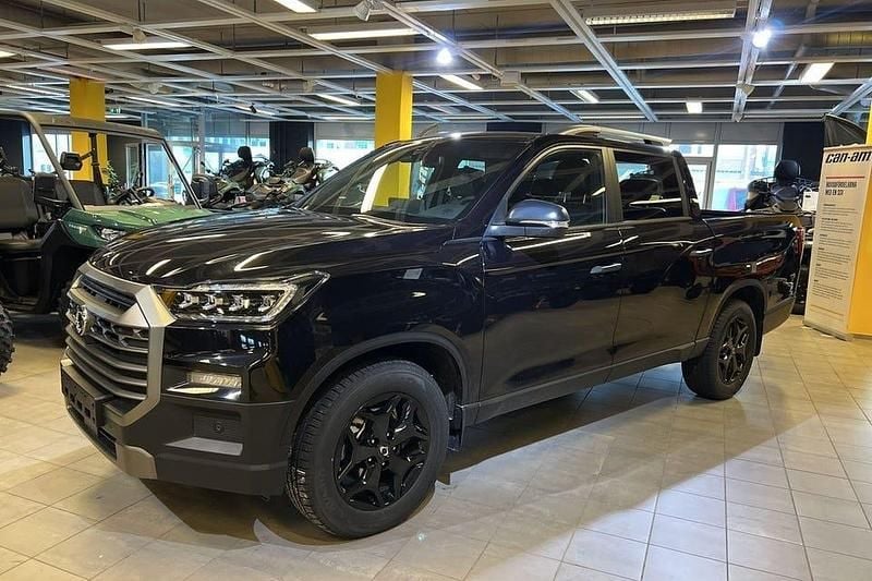 Svart Begagnad 2024 Ssangyong (KGM) Musso Pickup | 609 125 kr (Dyr) - Bild 1/4