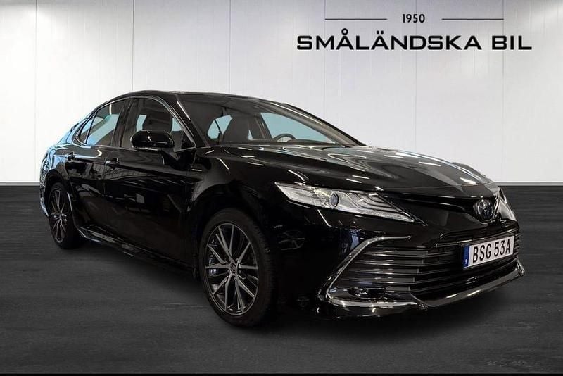 Begagnad Toyota Camry Hybrid 218 HK (160 kW) 2021