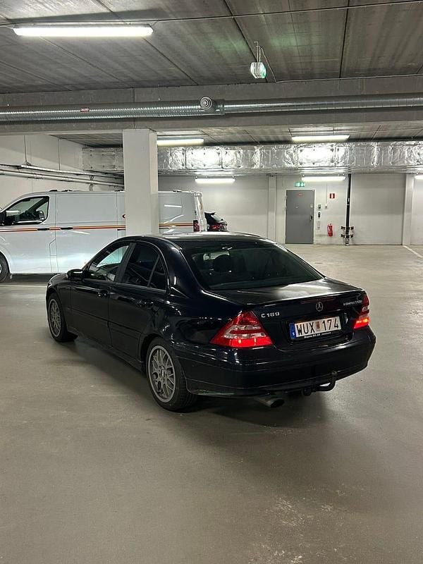 Begagnad Mercedes C180 143 HK (105 kW) 2005