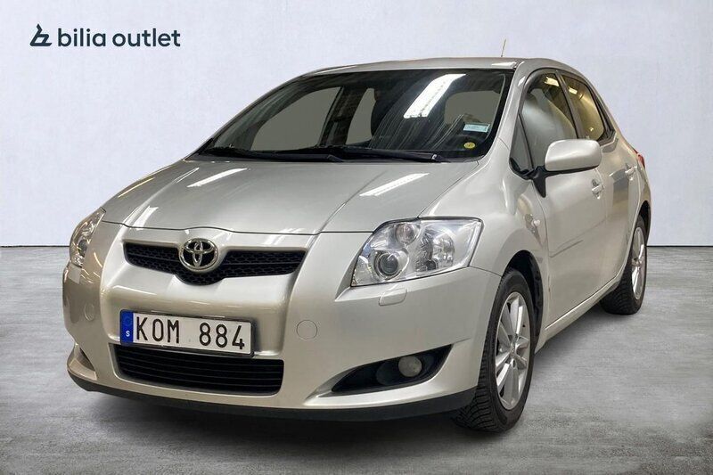 Silver Begagnad 2009 Toyota Auris Sedan | 59 900 kr - Bild 1/4