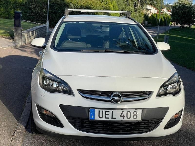 Vit Begagnad 2015 Opel Astra Active Kombi | 95 000 kr (Marknadspris) - Bild 1/4