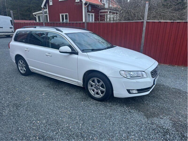Vit Begagnad 2016 Volvo V70 Standard Kombi | 45 000 kr - Bild 1/4