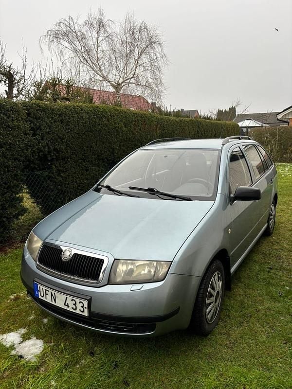 Begagnad 2003 Skoda Fabia Kombi | 18 700 kr (Marknadspris) - Bild 1/4