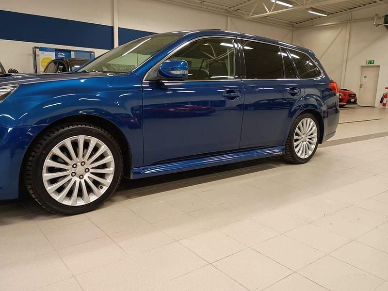 Begagnad Subaru Legacy GT 265 HK (194 kW) 2010 Sedan