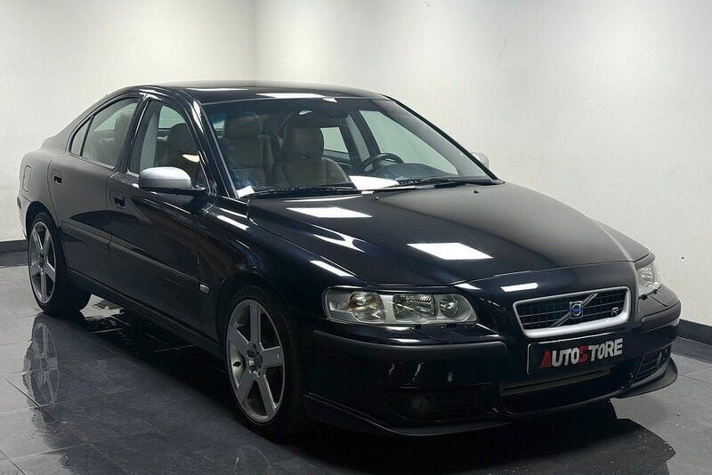 Svart Begagnad 2003 Volvo S60 Sedan | 149 900 kr - Bild 1/4